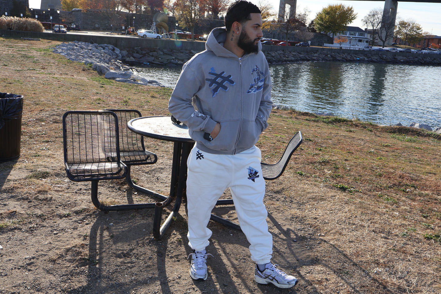 WHITE GLACIA SWEAT PANTS